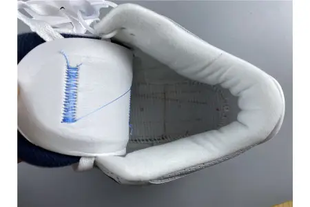 Air Jordan 3  UNC 