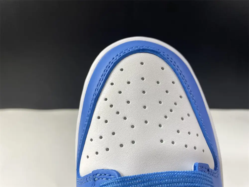 Nike Dunk Low UNC  ADBAD95