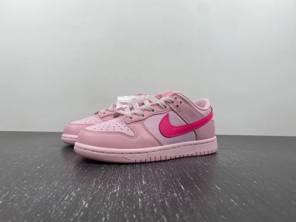 Nike Dunk Low Triple  DABEF72