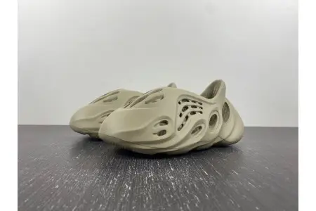 Adidas Yeezy Foam RNR Stone Salt  EDEDF223