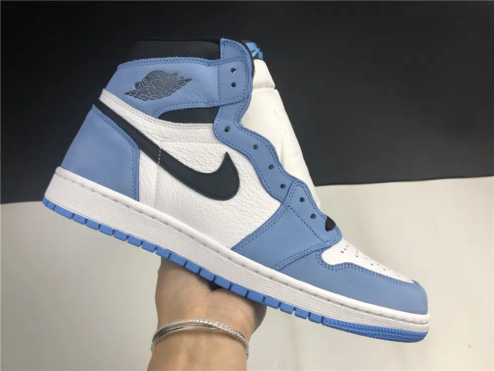 AIR JORDAN 1 RETRO HIGH WHITE UNIVERSITY BLUE BLACK  DDA34