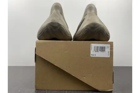 Adidas Yeezy Foam RNNR Stone Sage 