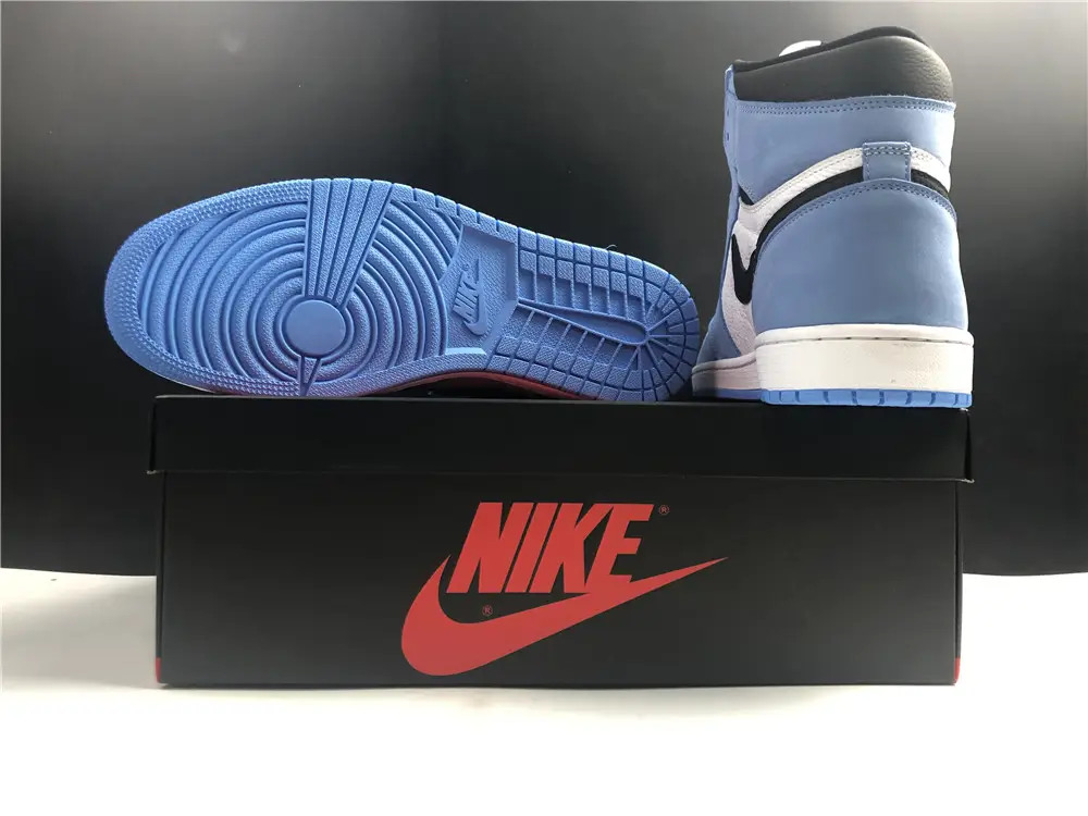 AIR JORDAN 1 RETRO HIGH WHITE UNIVERSITY BLUE BLACK 