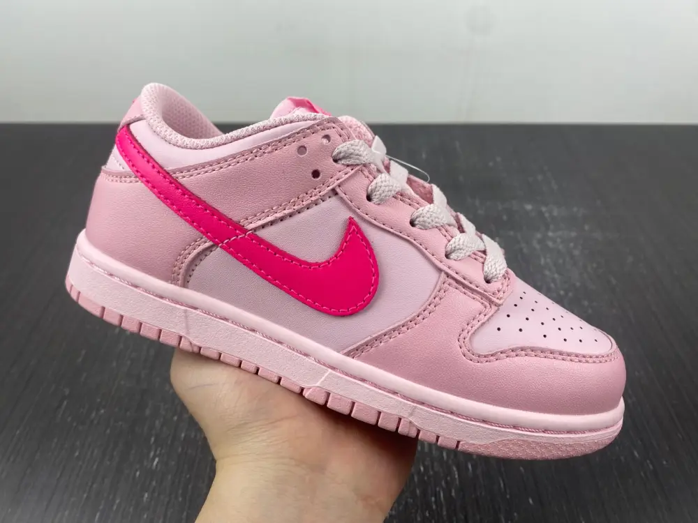 Nike Dunk Low Triple 