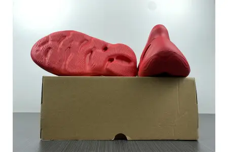Adidas Yeezy Foam Red 