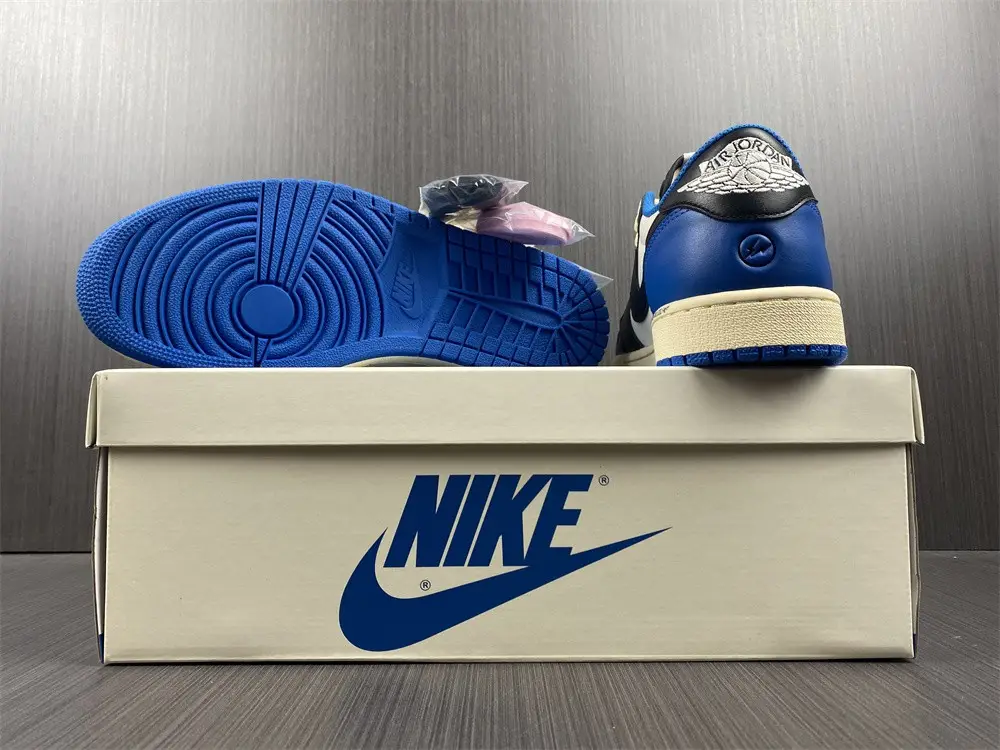 Fragment Design x Travis Scott x Air Jordan 1 Retro Low 