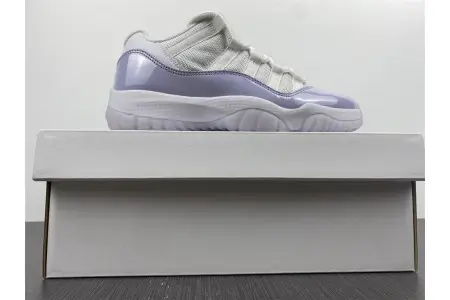 Air Jordan 11 Low WMNS Pure Violet