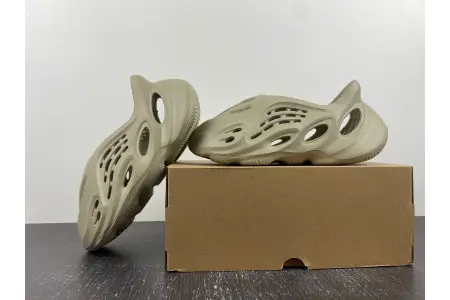 Adidas Yeezy Foam RNR Stone Salt 