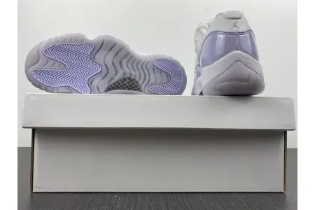 Air Jordan 11 Low WMNS Pure Violet 