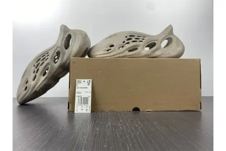 Adidas Yeezy Foam RNNR Stone Sage 
