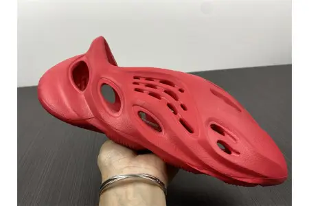Adidas Yeezy Foam Red 