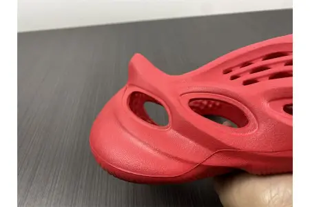 Adidas Yeezy Foam Red 