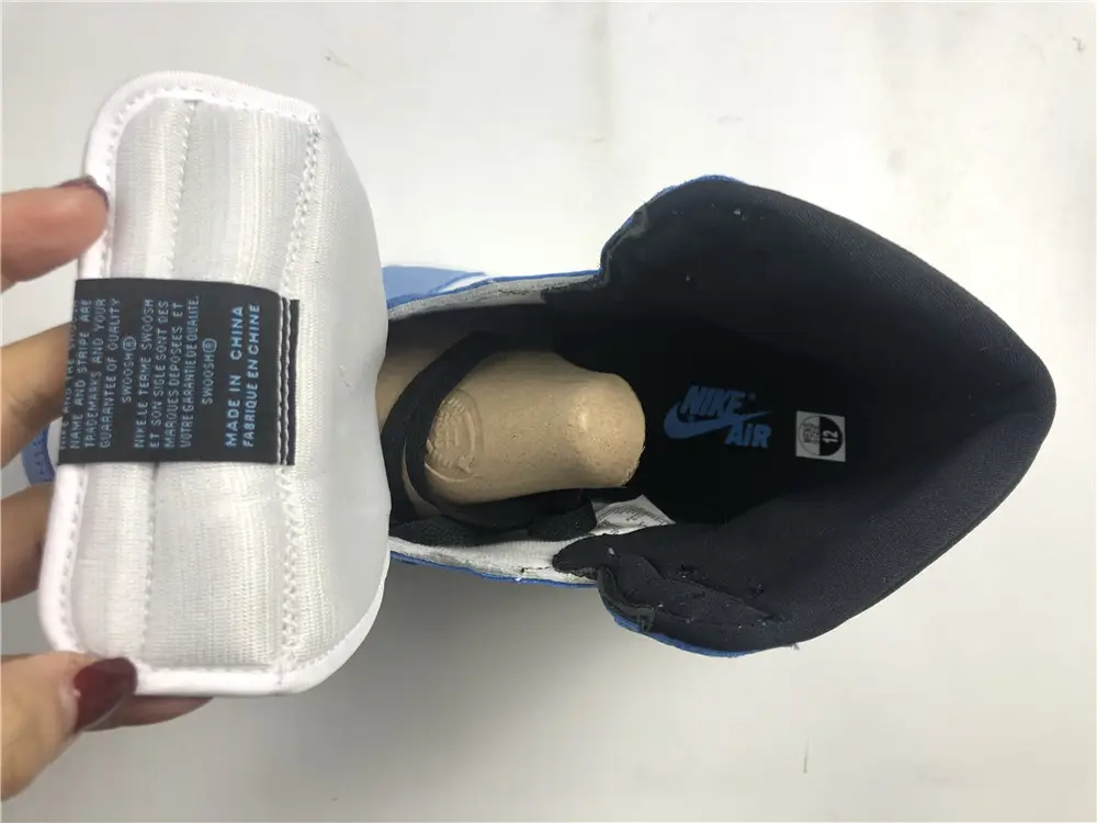 AIR JORDAN 1 RETRO HIGH WHITE UNIVERSITY BLUE BLACK 