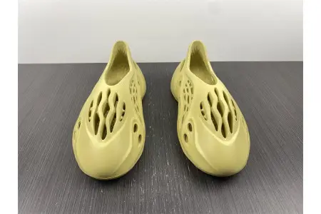 Adidas Yeezy Foam RNNR Sulfur 