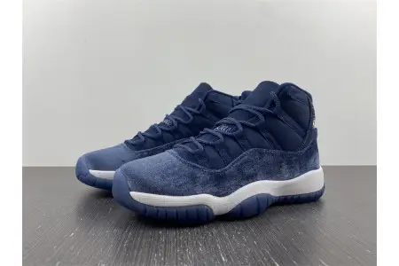 Air Jordan 11 Velvet WMNS Midnight Navy 