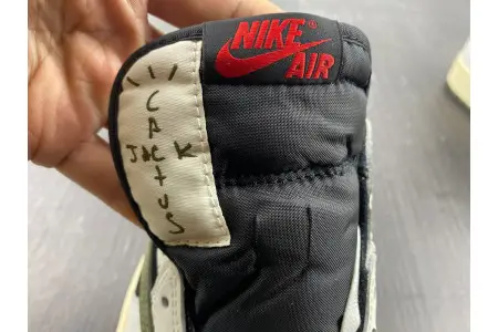 Travis Scott x Air Jordan 1 Low OG WMNS Olive 
