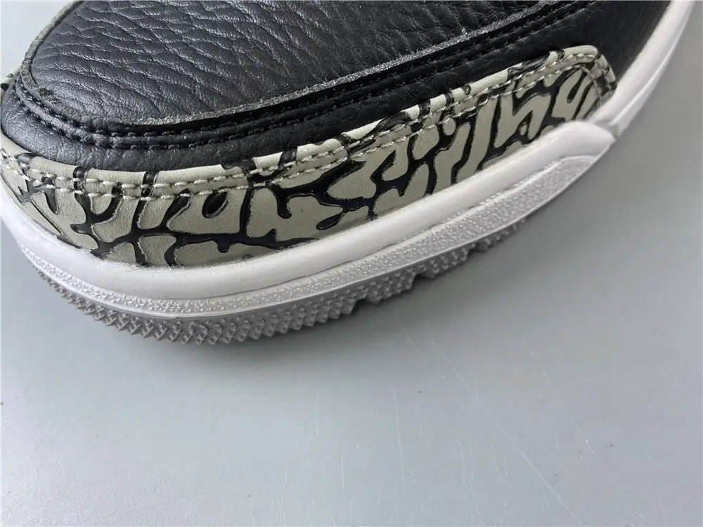 Air Jordan 3 Retro Black Court Purple 