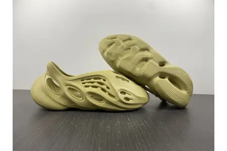 Adidas Yeezy Foam RNNR Sulfur 