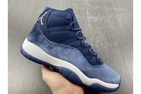 Air Jordan 11 Velvet WMNS Midnight Navy 