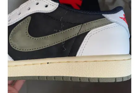 Travis Scott x Air Jordan 1 Low OG WMNS Olive 