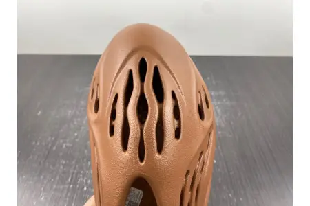 Adidas Yeezy Foam RNR Clay Red 