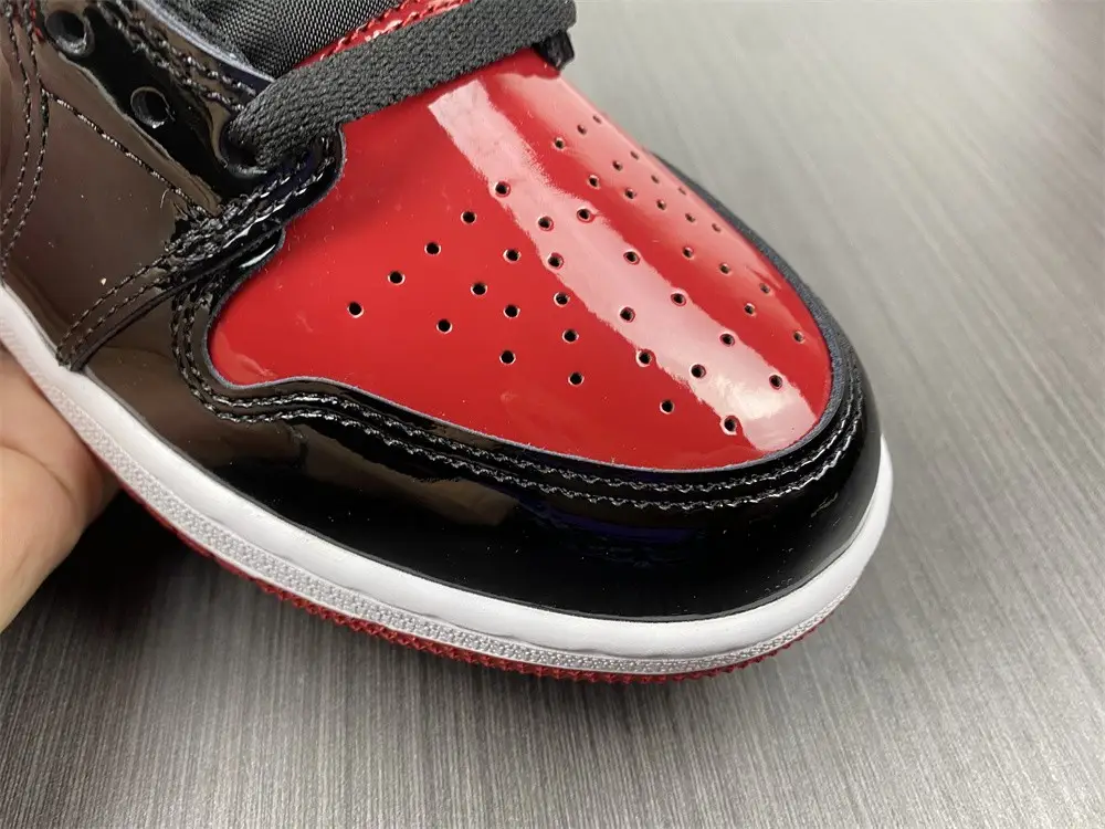 Air Jordan 1 High OG Bred Patent 