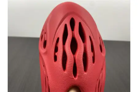 Adidas Yeezy Foam Red 
