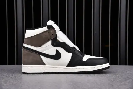 AIR JORDAN 1 RETRO HIGH DARK MOCHA 