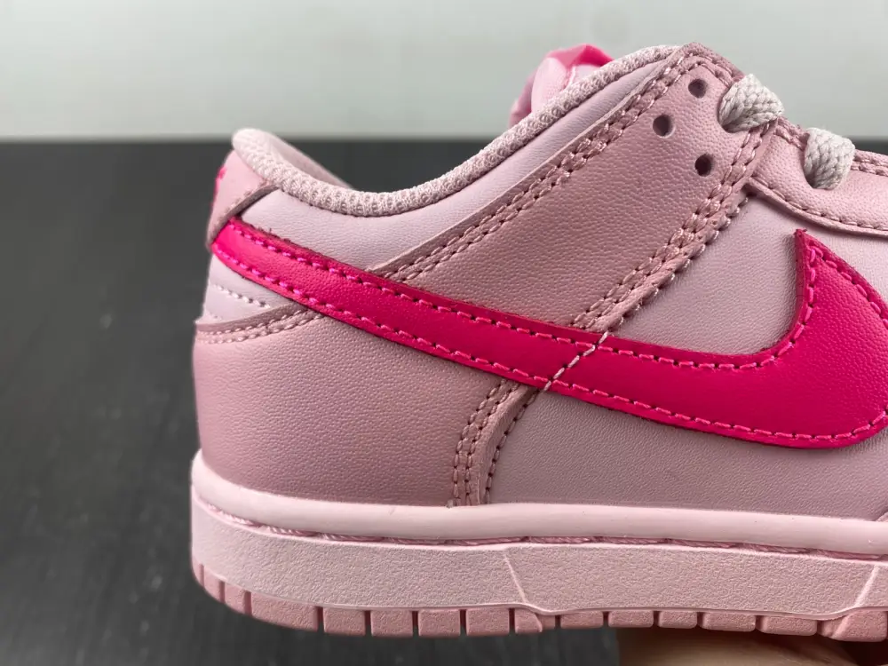 Nike Dunk Low Triple 