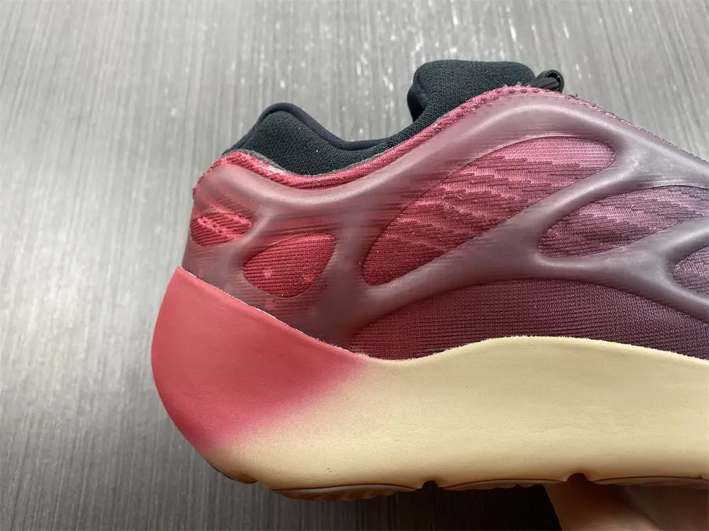 Adidas Yeezy 700 V3 Fade Carbon 