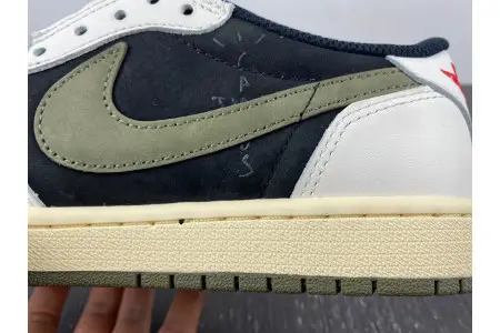 Travis Scott x Air Jordan 1 Low OG WMNS Olive 