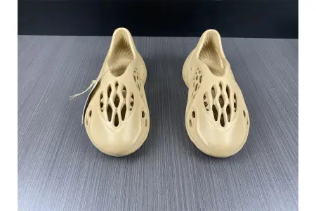 Adidas Yeezy Foam RNNR Ochre 
