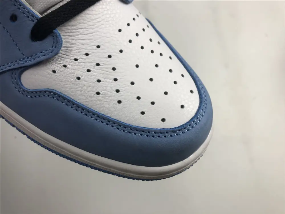 AIR JORDAN 1 RETRO HIGH WHITE UNIVERSITY BLUE BLACK 