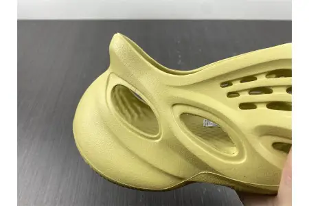 Adidas Yeezy Foam RNNR Sulfur 