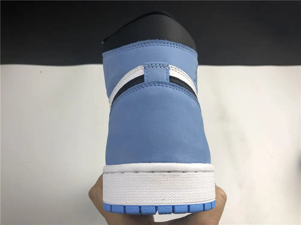 AIR JORDAN 1 RETRO HIGH WHITE UNIVERSITY BLUE BLACK 