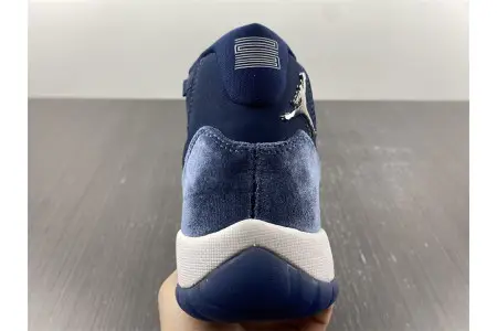 Air Jordan 11 Velvet WMNS Midnight Navy 