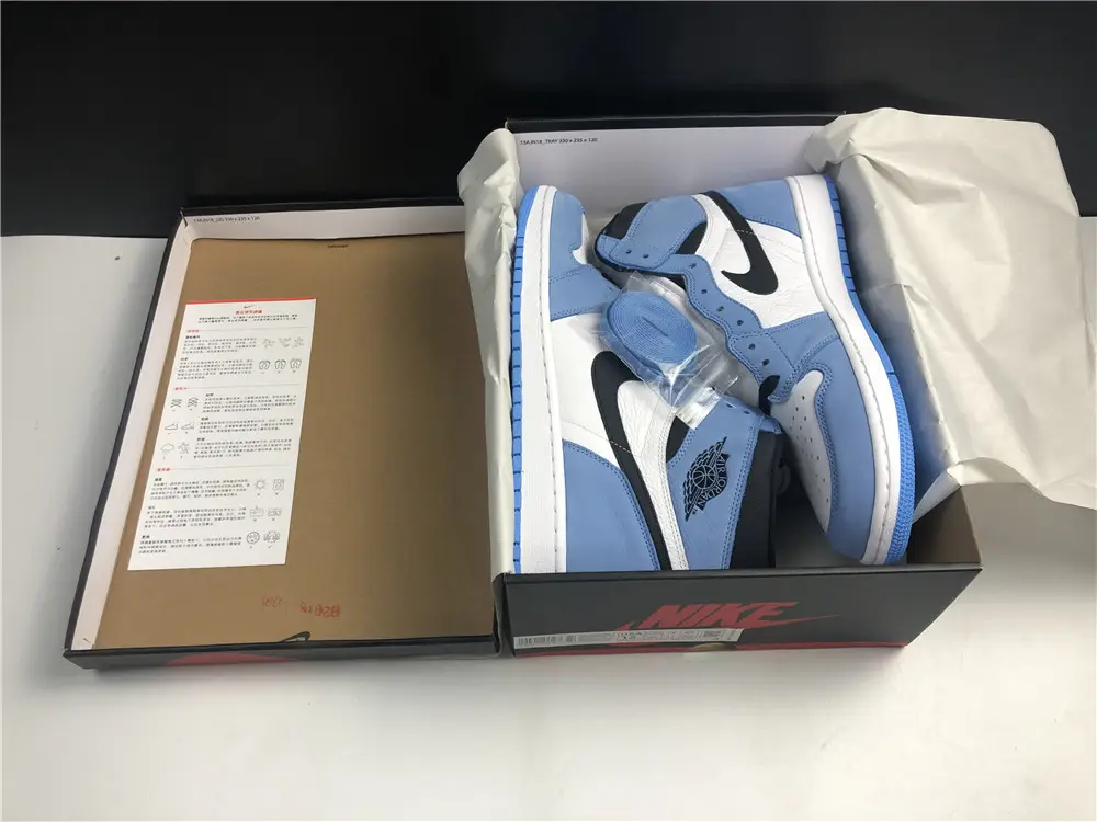 AIR JORDAN 1 RETRO HIGH WHITE UNIVERSITY BLUE BLACK 
