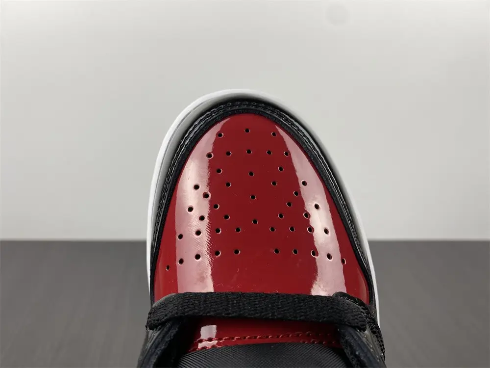 Air Jordan 1 High OG Bred Patent 