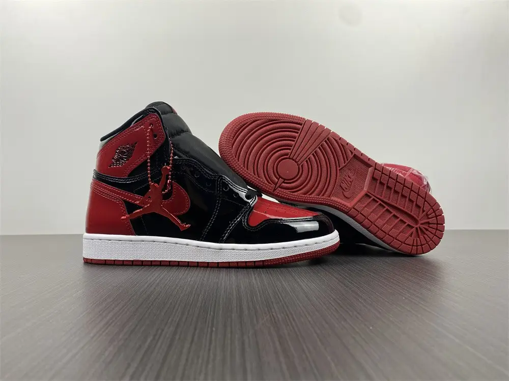 Air Jordan 1 High OG Bred Patent 