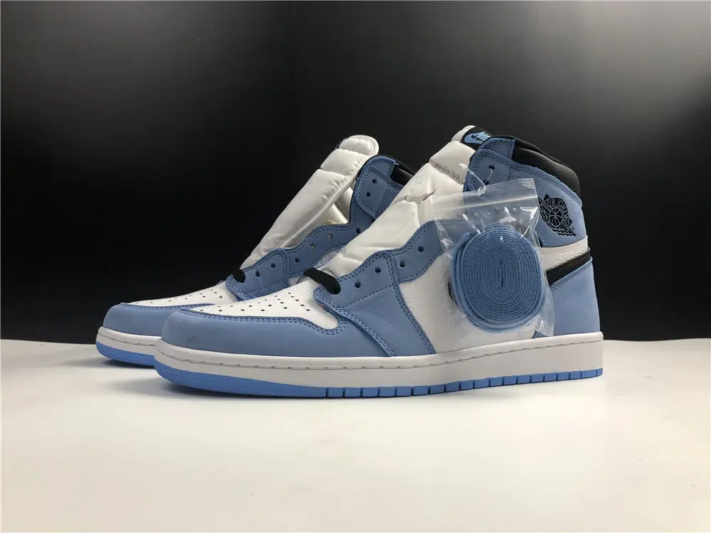 AIR JORDAN 1 RETRO HIGH WHITE UNIVERSITY BLUE BLACK  DDA34
