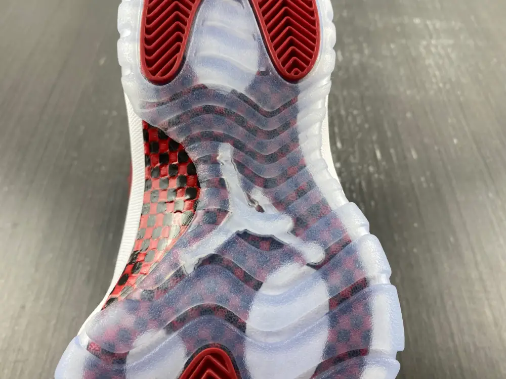 Air Jordan 11 Cherry 
