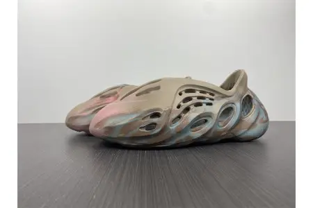 Adidas Yeezy Foam Runner  CDEAE17