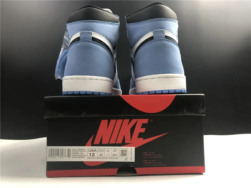 AIR JORDAN 1 RETRO HIGH WHITE UNIVERSITY BLUE BLACK 