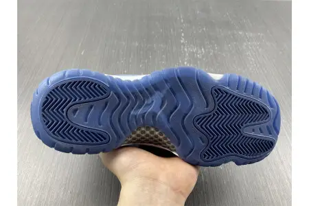 Air Jordan 11 Velvet WMNS Midnight Navy 