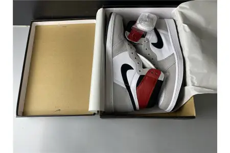 Air Jordan 1 High OG  Light Smoke Grey 