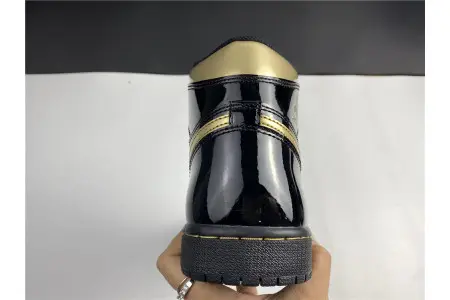 AIR JORDAN 1 RETRO HIGH BLACK METALLIC GOLD (2020) 