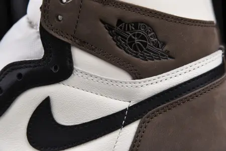 AIR JORDAN 1 RETRO HIGH DARK MOCHA 