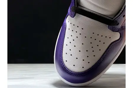 Air Jordan 1 High OG Court Purple 