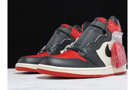 Air Jordan 1 Retro High OG Bred Toe 