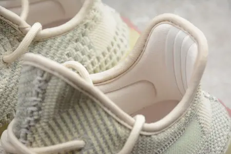 Adidas Yeezy Boost 350 V2 Lundmark Static 